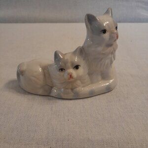 VTG Two Persian Cats on a Pillow